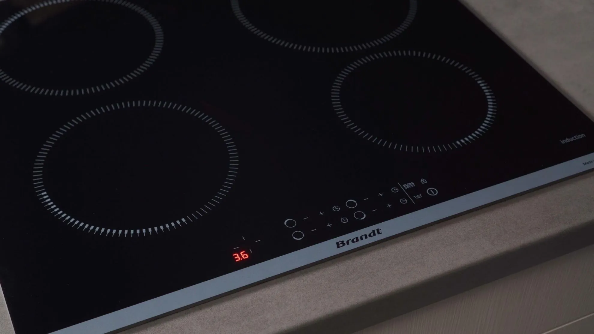 Řízení spotřeby varných desek